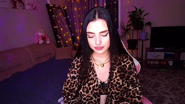 Snapshot of __Malika__ chatting on November 30, 2:21 pm Malika online show from November 30, 2:21 pm