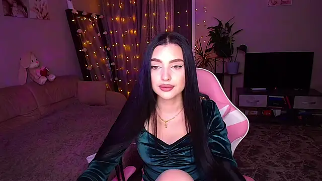 Snapshot of __Malika__ chatting on December 5, 3:30 pm Malika online show from December 5, 3:30 pm