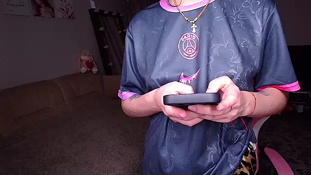 Snapshot of __Malika__ chatting on December 14, 2:00 pm Malika online show from December 14, 2:00 pm