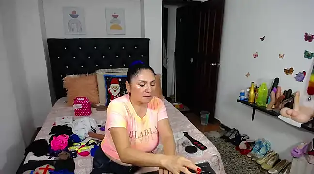 Snapshot of mature_bigboobs10 chatting on March 17, 11:21 am mature bigboobs10 online show from March 17, 11:21 am