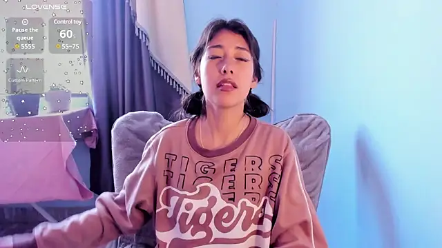 Scarlet wd18 online show from February 28, 9:44 pm