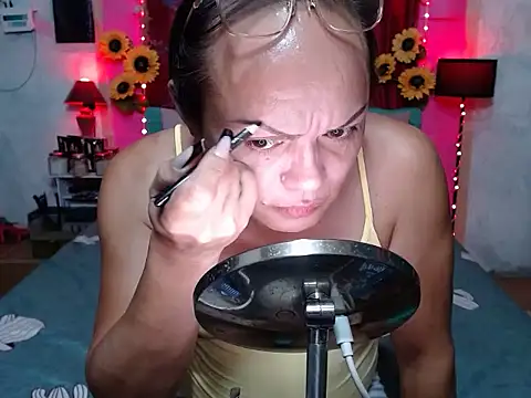 UrAsianPrincessDanie online show from April 14, 5:30 pm