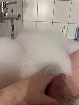 Snapshot of DauerGeilDaddy chatting on November 26, 4:08 pm DauerGeilDaddy online show from November 26, 4:08 pm