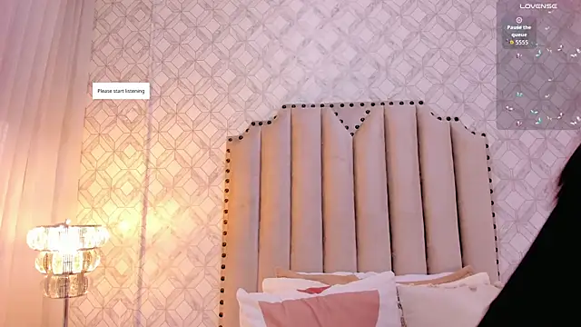 Pia Johnson  online show from November 28, 11:24 am