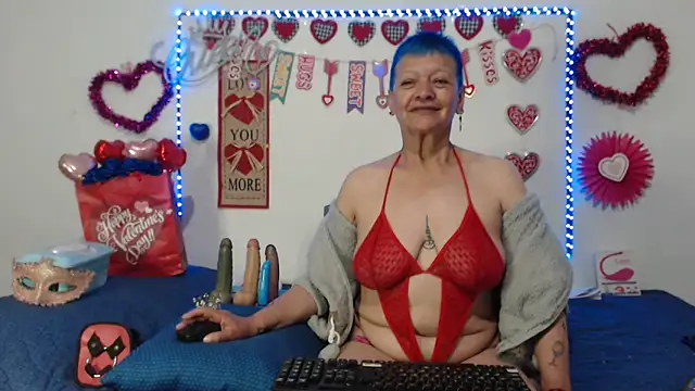 loquitaqueen011 online show from February 16, 2:31 am