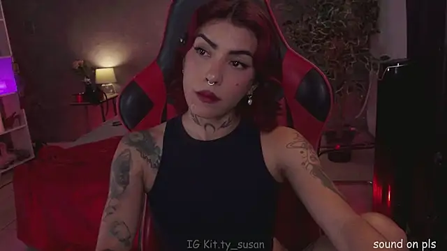 Snapshot of kitty_pruu chatting on June 7, 10:46 pm kitty pruu online show from June 7, 10:46 pm