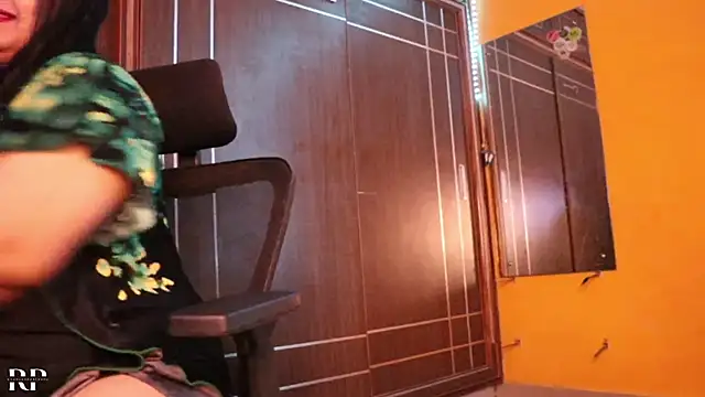 Snapshot of AgniPriya chatting on February 8, 11:24 pm AgniPriya online show from February 8, 11:24 pm