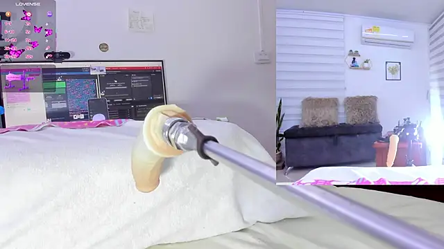 Snapshot of Soraya_Davis chatting on September 19, 9:22 am Soraya Davis online show from September 19, 9:22 am