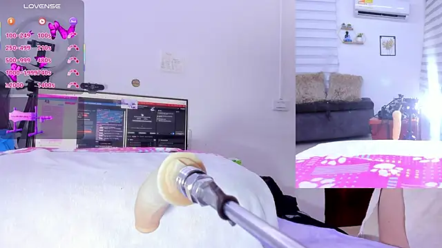 Snapshot of Soraya_Davis chatting on September 29, 9:25 am Soraya Davis online show from September 29, 9:25 am