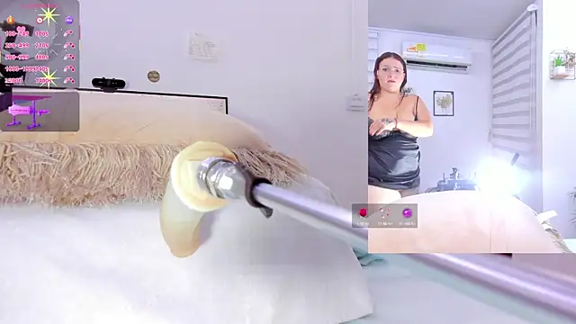 Snapshot of Soraya_Davis chatting on October 13, 9:20 am Soraya Davis online show from October 13, 9:20 am