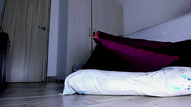 Skarleth69 online show from October 20, 3:40 am