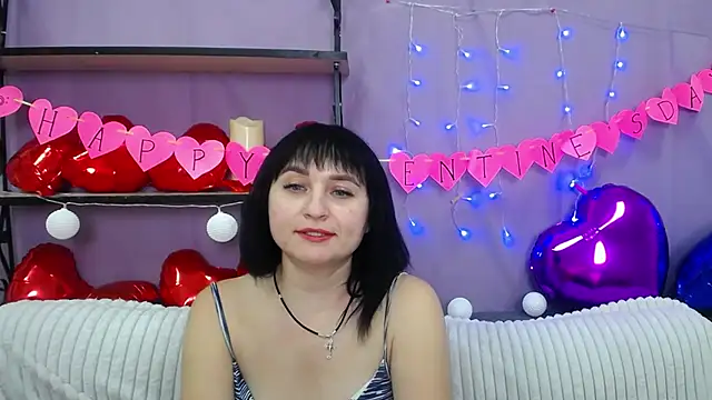 Snapshot of NinaFlawlees chatting on February 2, 1:34 am NinaFlawlees online show from February 2, 1:34 am