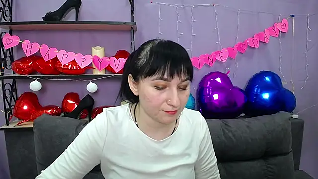 Snapshot of NinaFlawlees chatting on February 5, 7:10 pm NinaFlawlees online show from February 5, 7:10 pm