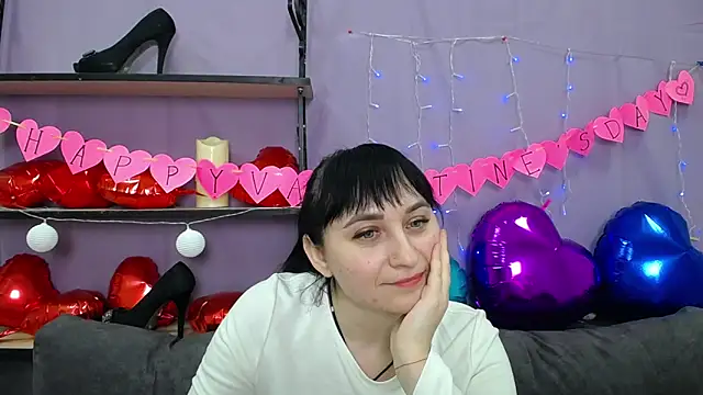 Snapshot of NinaFlawlees chatting on February 6, 2:33 am NinaFlawlees online show from February 6, 2:33 am