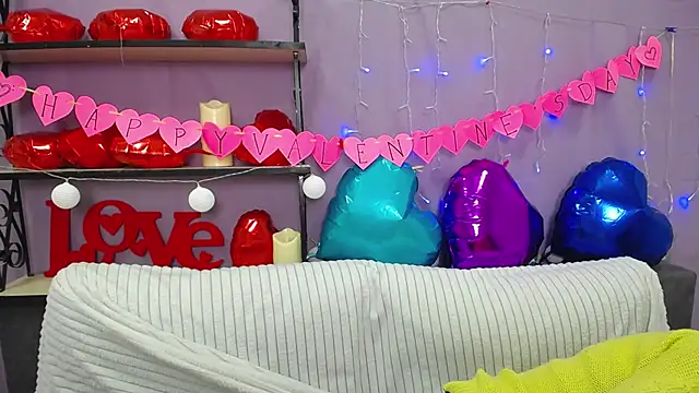 Snapshot of NinaFlawlees chatting on February 7, 11:03 pm NinaFlawlees online show from February 7, 11:03 pm