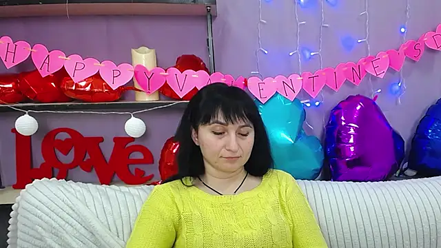 Snapshot of NinaFlawlees chatting on February 8, 2:04 am NinaFlawlees online show from February 8, 2:04 am