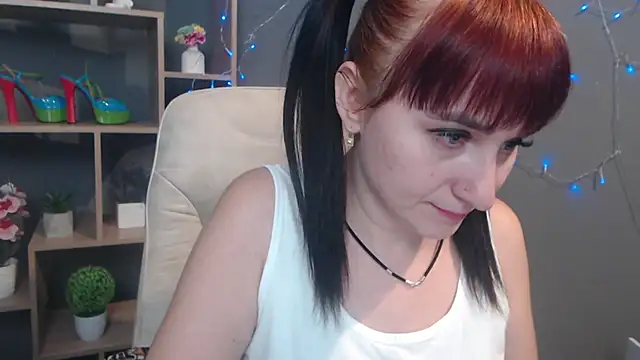 Snapshot of NinaFlawlees chatting on November 13, 1:10 pm NinaFlawlees online show from November 13, 1:10 pm