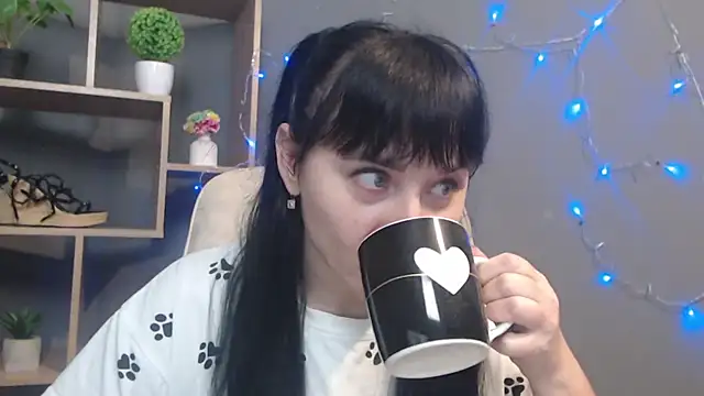 Snapshot of NinaFlawlees chatting on November 21, 12:59 pm NinaFlawlees online show from November 21, 12:59 pm