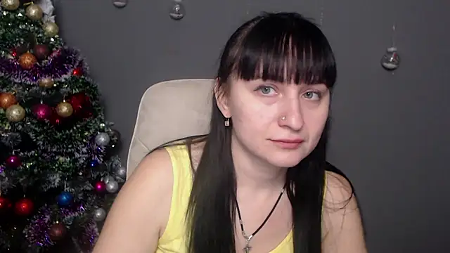 NinaFlawlees online show from December 15, 1:04 pm