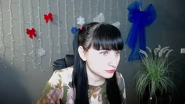 NinaFlawlees online show from December 18, 1:39 pm