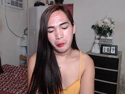 Snapshot of Msyensmith chatting on November 7, 1:55 pm Msyensmith online show from November 7, 1:55 pm