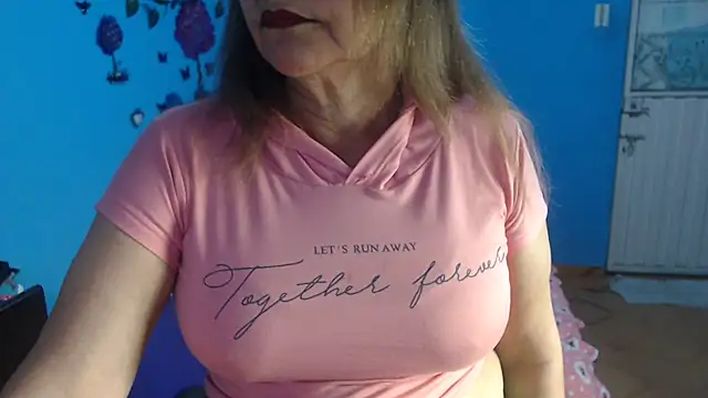Snapshot of milfeddy_ chatting on December 5, 8:55 pm milfeddy online show from December 5, 8:55 pm