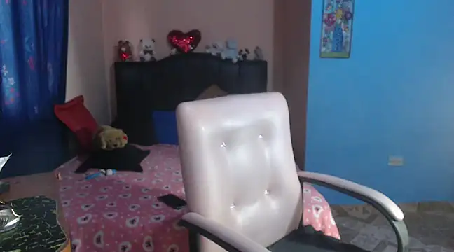 Snapshot of milfeddy_ chatting on February 10, 9:25 pm milfeddy online show from February 10, 9:25 pm