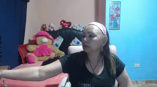 Snapshot of milfeddy_ chatting on February 14, 12:09 am milfeddy online show from February 14, 12:09 am