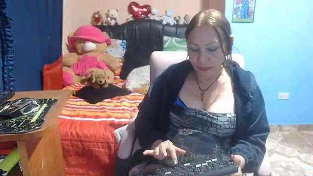 Snapshot of milfeddy_ chatting on March 5, 12:38 am milfeddy online show from March 5, 12:38 am