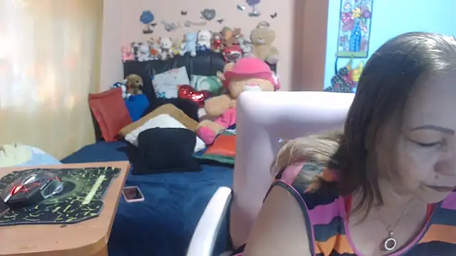 Snapshot of milfeddy_ chatting on October 7, 12:35 pm milfeddy online show from October 7, 12:35 pm