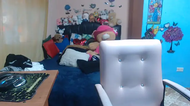 Snapshot of milfeddy_ chatting on October 15, 8:20 pm milfeddy online show from October 15, 8:20 pm