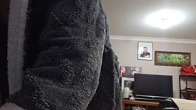 AmGuy23 online show from October 26, 4:13 pm