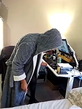 AmGuy23 online show from December 2, 3:45 am