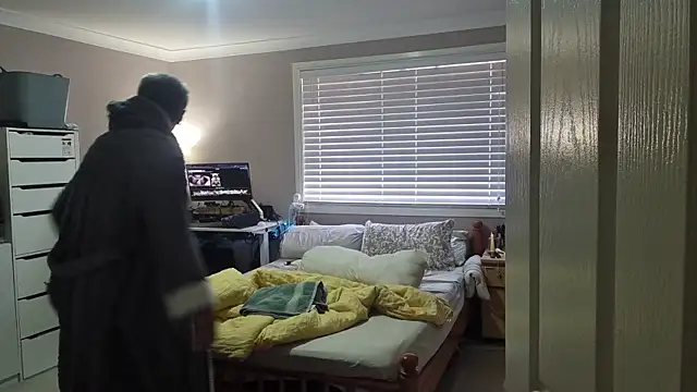 AmGuy23 online show from December 4, 9:01 pm