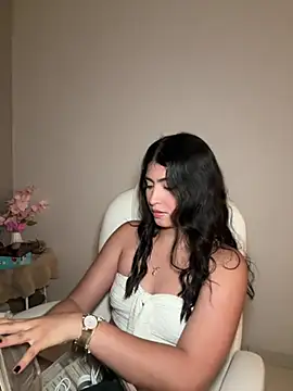 Snapshot of Gaby_zahir_ chatting on December 28, 12:47 am Gaby zahir online show from December 28, 12:47 am