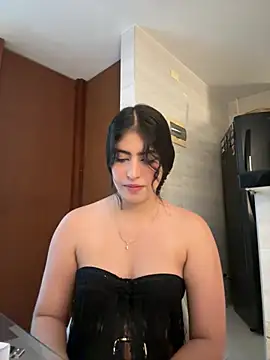 Snapshot of Gaby_zahir_ chatting on January 18, 12:35 am Gaby zahir online show from January 18, 12:35 am