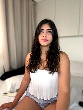 Snapshot of Gaby_zahir_ chatting on October 3, 11:40 am Gaby zahir online show from October 3, 11:40 am