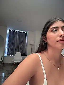 Snapshot of Gaby_zahir_ chatting on December 2, 2:01 pm Gaby zahir online show from December 2, 2:01 pm