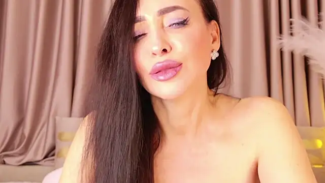 Snapshot of NaomiBlack35 chatting on January 27, 6:52 pm NaomiBlack35 online show from January 27, 6:52 pm