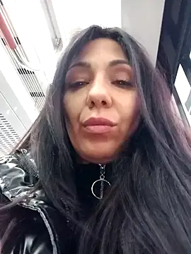 Snapshot of LeticiaWoods chatting on December 2, 7:14 am LeticiaWoods online show from December 2, 7:14 am