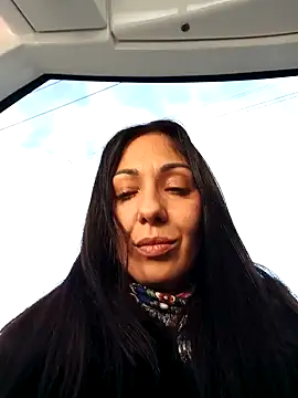 Snapshot of LeticiaWoods chatting on December 4, 10:13 am LeticiaWoods online show from December 4, 10:13 am