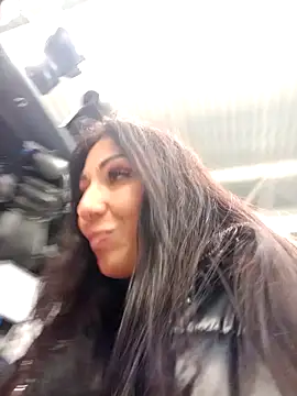 Snapshot of LeticiaWoods chatting on December 22, 11:00 am LeticiaWoods online show from December 22, 11:00 am