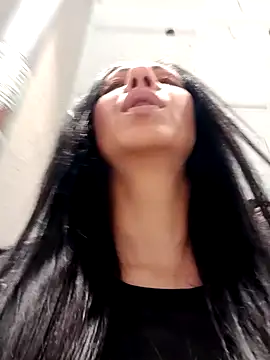 Snapshot of LeticiaWoods chatting on February 4, 9:28 am LeticiaWoods online show from February 4, 9:28 am