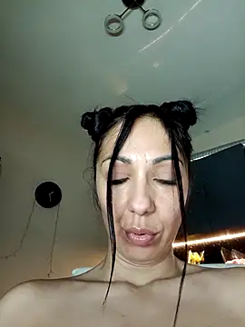 Snapshot of LeticiaWoods chatting on March 17, 10:27 am LeticiaWoods online show from March 17, 10:27 am