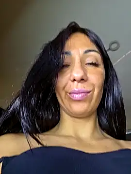 Snapshot of LeticiaWoods chatting on October 7, 10:01 am LeticiaWoods online show from October 7, 10:01 am