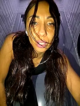 Snapshot of LeticiaWoods chatting on October 22, 8:36 am LeticiaWoods online show from October 22, 8:36 am