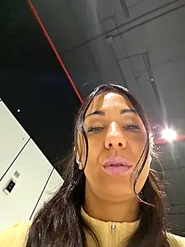 Snapshot of LeticiaWoods chatting on October 28, 5:55 am LeticiaWoods online show from October 28, 5:55 am