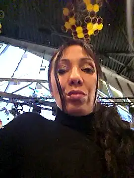 Snapshot of LeticiaWoods chatting on November 9, 1:53 pm LeticiaWoods online show from November 9, 1:53 pm