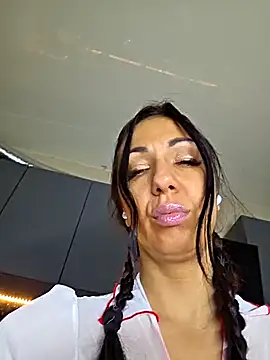 Snapshot of LeticiaWoods chatting on November 18, 8:30 am LeticiaWoods online show from November 18, 8:30 am