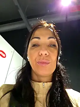 Snapshot of LeticiaWoods chatting on November 29, 6:27 am LeticiaWoods online show from November 29, 6:27 am